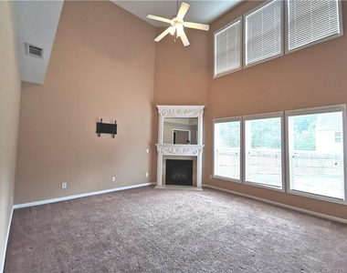 2430 Woodford Lane - Photo Thumbnail 6