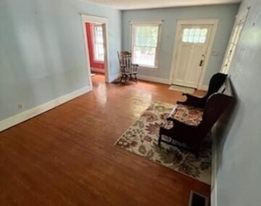 2813 Grinstead Dr - Photo Thumbnail 2