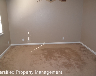 2265 Glen Eagles Dr. - Photo Thumbnail 10