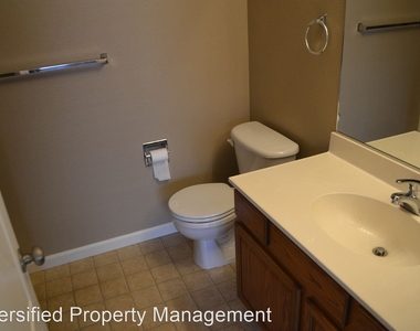 2265 Glen Eagles Dr. - Photo Thumbnail 9