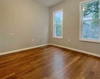 101 Bidwell Avenue - Photo Thumbnail 6