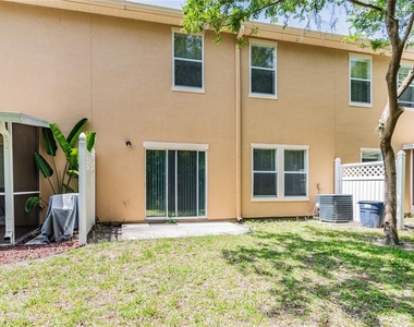 16307 Fairford Palms Court - Photo Thumbnail 28