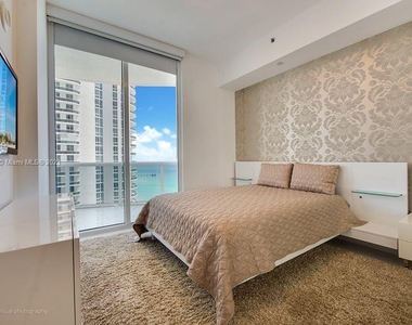 15811 Collins Ave - Photo Thumbnail 11