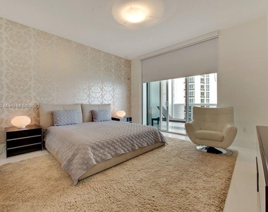 15811 Collins Ave - Photo Thumbnail 7