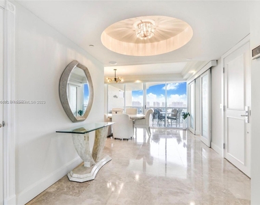 17555 Collins Ave - Photo Thumbnail 20