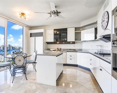 17555 Collins Ave - Photo Thumbnail 21