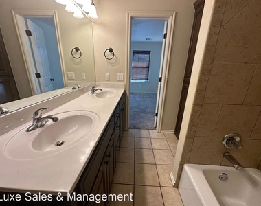 3514 Galatian Way - Photo Thumbnail 35