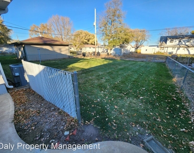 1115 N Sherman Ave - Photo Thumbnail 11