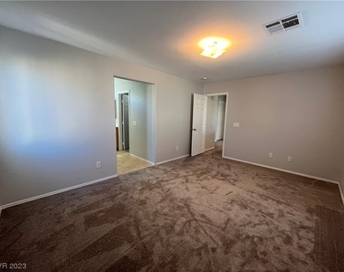 1025 Coronado Peak Avenue - Photo Thumbnail 7