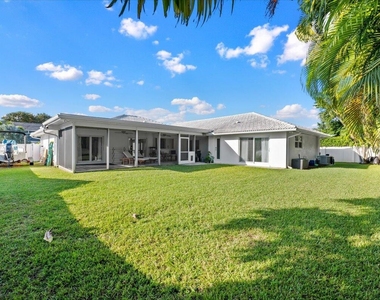 1220 Gulfstream Way - Photo Thumbnail 6