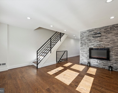 348 Krams Avenue - Photo Thumbnail 10