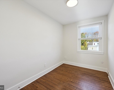 348 Krams Avenue - Photo Thumbnail 26