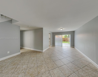 9711 Sw 14th Ct - Photo Thumbnail 1