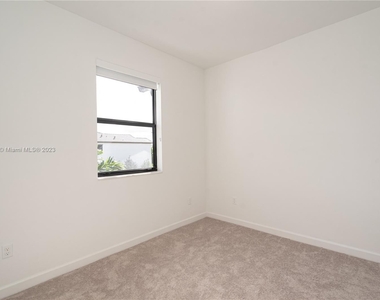 270 Sw 159 Pl - Photo Thumbnail 11