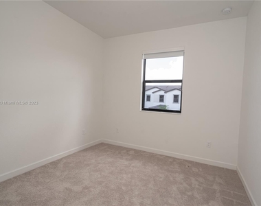 270 Sw 159 Pl - Photo Thumbnail 13