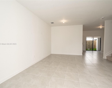 270 Sw 159 Pl - Photo Thumbnail 1