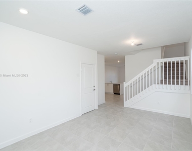 266 Sw 159 Pl - Photo Thumbnail 3