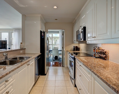 1210 Boul. De Maisonneuve O. #24a - Photo Thumbnail 10