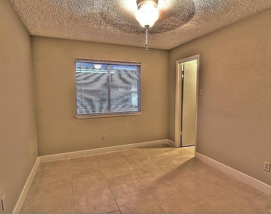 7611 Shoshone Drive - Photo Thumbnail 14