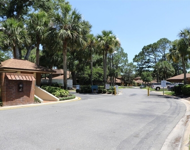 213 Heron Bay Circle - Photo Thumbnail 10