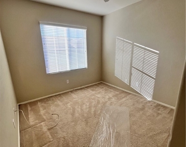 6868 Sky Pointe Drive - Photo Thumbnail 20