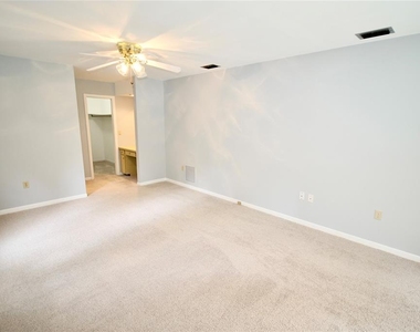 114 Wayland Circle - Photo Thumbnail 16