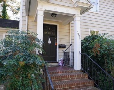 526 W College Ave - Photo Thumbnail 12