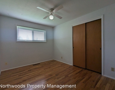 1764 Linwood St - Photo Thumbnail 12