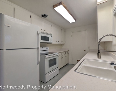 1764 Linwood St - Photo Thumbnail 10