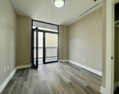 2801 Tilden Avenue - Photo Thumbnail 5