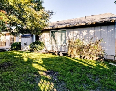 1356 Zinfandel Lane - Photo Thumbnail 21