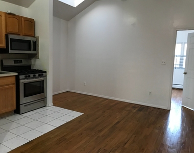 455 East 45th Street - Photo Thumbnail 5