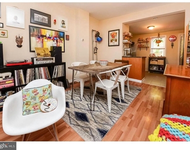 2243 Greenwich St - Photo Thumbnail 1