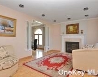 528 Waukena Avenue - Photo Thumbnail 1