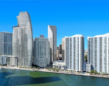 900 Brickell Key Blvd - Photo Thumbnail 3