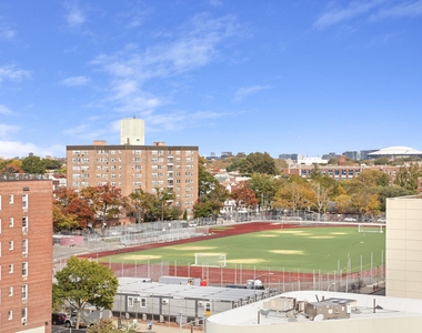 Queens Boulevard - Photo Thumbnail 15