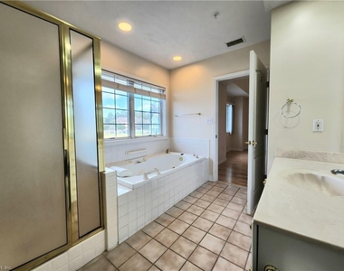 1292 Laskin Road - Photo Thumbnail 20