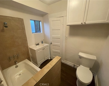 3233 Adriatic Avenue - Photo Thumbnail 7