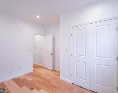 5346 Delancey St - Photo Thumbnail 4