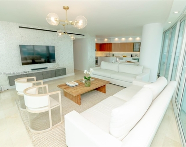 2127 Brickell Ave - Photo Thumbnail 4