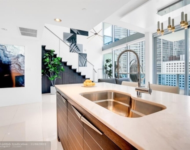 200 Biscayne Boulevard Way - Photo Thumbnail 25