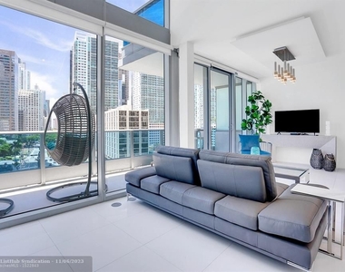 200 Biscayne Boulevard Way - Photo Thumbnail 3