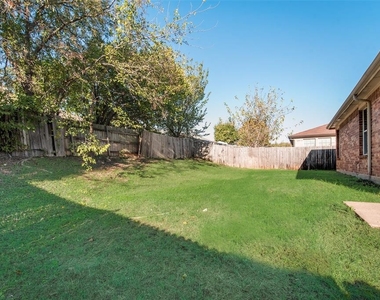 510 Burleson Street - Photo Thumbnail 16