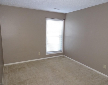 1311 Cypress Place - Photo Thumbnail 11