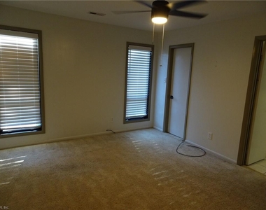 1311 Cypress Place - Photo Thumbnail 15