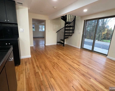 288 East Saddle River Road - Photo Thumbnail 14