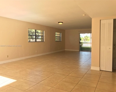 13725 Sw 84th St - Photo Thumbnail 5