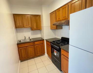 141-41 Pershing Crescent - Photo Thumbnail 1