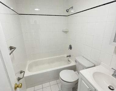 141-41 Pershing Crescent - Photo Thumbnail 2
