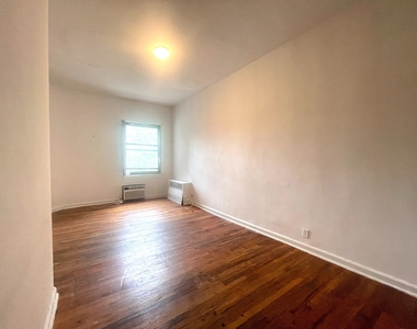 324 East 14th Street - Photo Thumbnail 4
